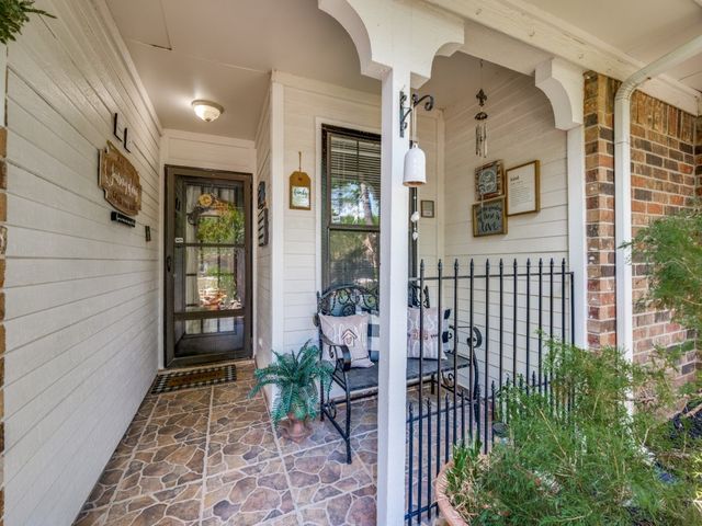 5304 Umbrella Pine Court, Arlington, TX 76018