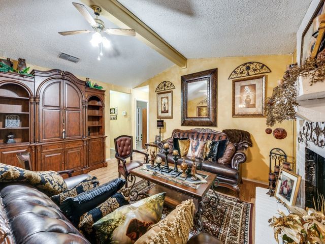 5304 Umbrella Pine Court, Arlington, TX 76018