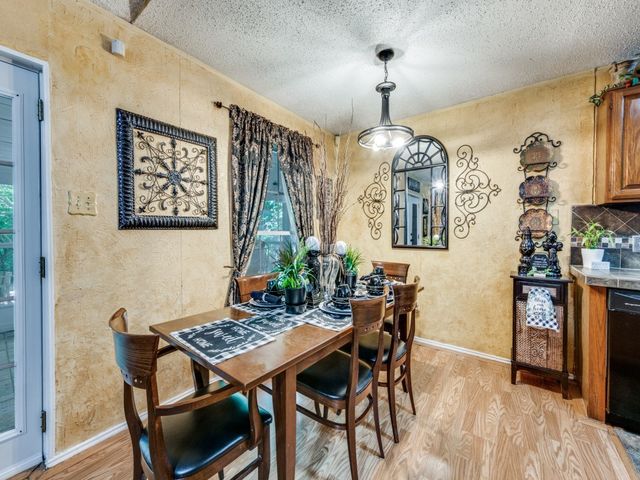 5304 Umbrella Pine Court, Arlington, TX 76018