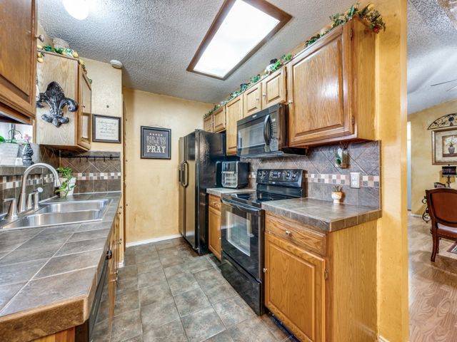 5304 Umbrella Pine Court, Arlington, TX 76018