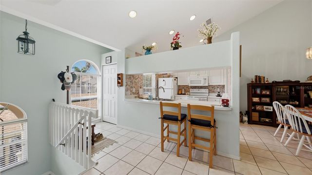 8389 WINGATE DRIVE 2323, Sarasota, FL 34238