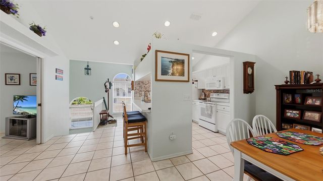 8389 WINGATE DRIVE 2323, Sarasota, FL 34238