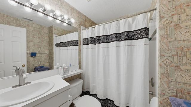 8389 WINGATE DRIVE 2323, Sarasota, FL 34238