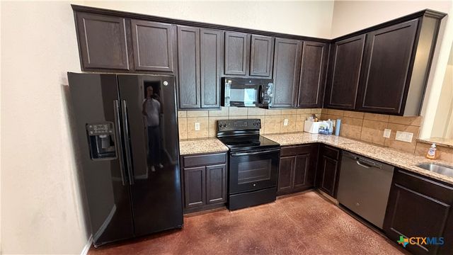 708 Saengerhalle Road, New Braunfels, TX 78130