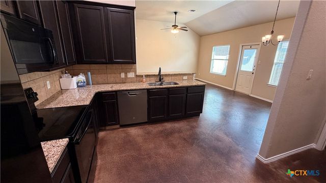708 Saengerhalle Road, New Braunfels, TX 78130