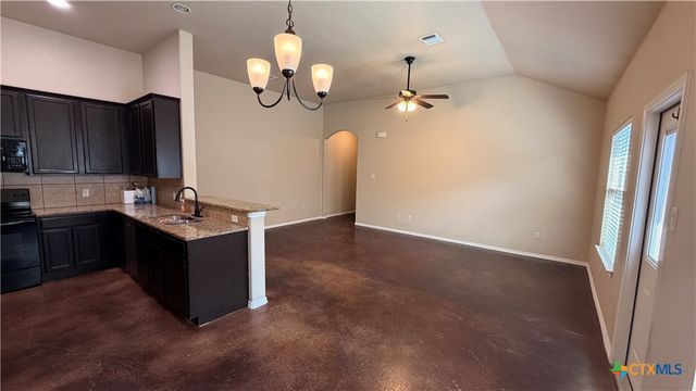 708 Saengerhalle Road, New Braunfels, TX 78130