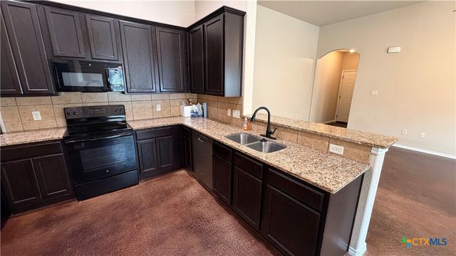 708 Saengerhalle Road, New Braunfels, TX 78130
