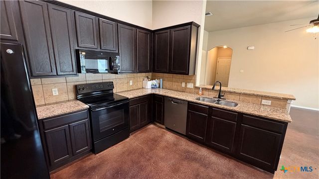 708 Saengerhalle Road, New Braunfels, TX 78130
