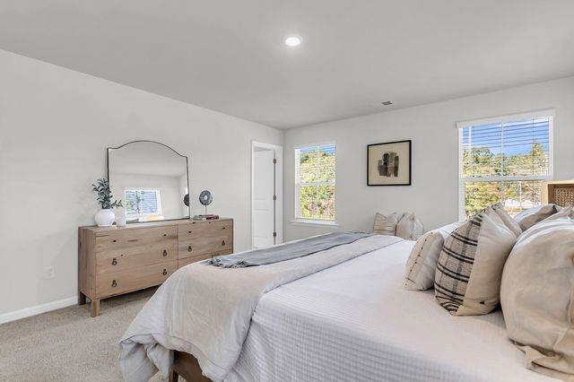 305 Clipper Court, Summerville, SC 29486