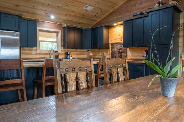 1269 Blackland Road, Oil Trough, AR 72564