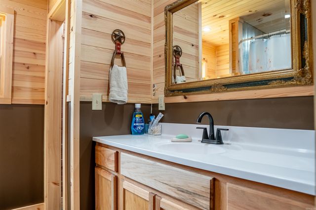 1269 Blackland Road, Oil Trough, AR 72564