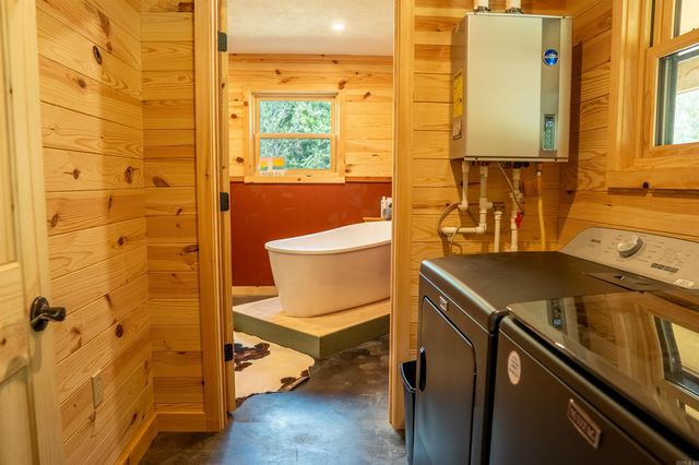 1269 Blackland Road, Oil Trough, AR 72564