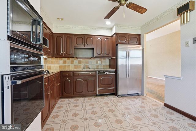180 E RAMBLER DR, Holland, PA 18966
