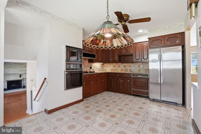180 E RAMBLER DR, Holland, PA 18966