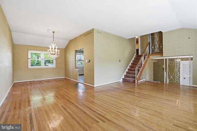 180 E RAMBLER DR, Holland, PA 18966