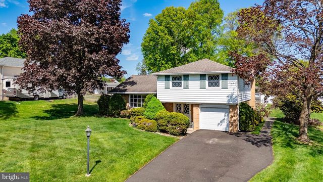 180 E RAMBLER DR, Holland, PA 18966