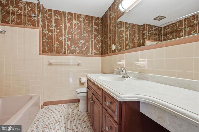 180 E RAMBLER DR, Holland, PA 18966