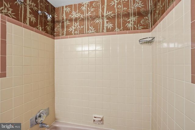 180 E RAMBLER DR, Holland, PA 18966