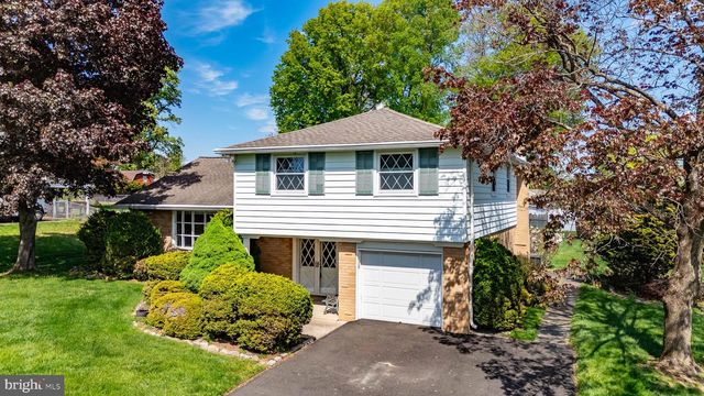 180 E RAMBLER DR, Holland, PA 18966