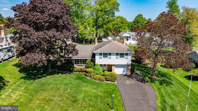 180 E RAMBLER DR, Holland, PA 18966