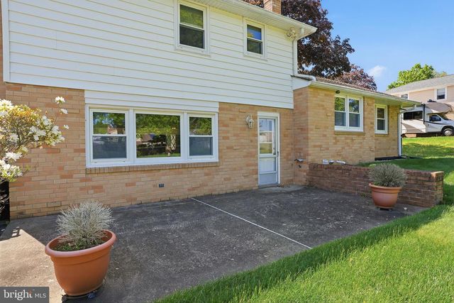 180 E RAMBLER DR, Holland, PA 18966