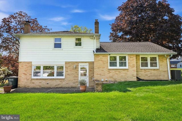 180 E RAMBLER DR, Holland, PA 18966