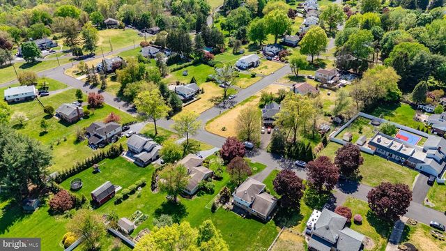 180 E RAMBLER DR, Holland, PA 18966