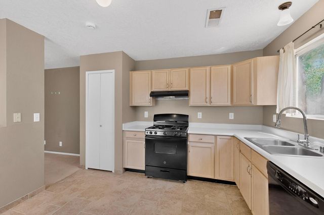 3158 Chama Meadows Drive NE, Rio Rancho, NM 87144