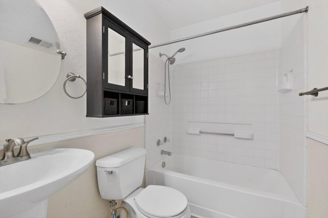 3158 Chama Meadows Drive NE, Rio Rancho, NM 87144