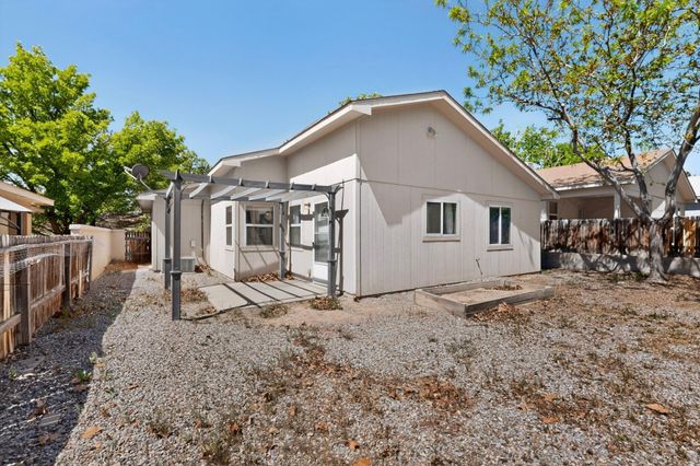 3158 Chama Meadows Drive NE, Rio Rancho, NM 87144