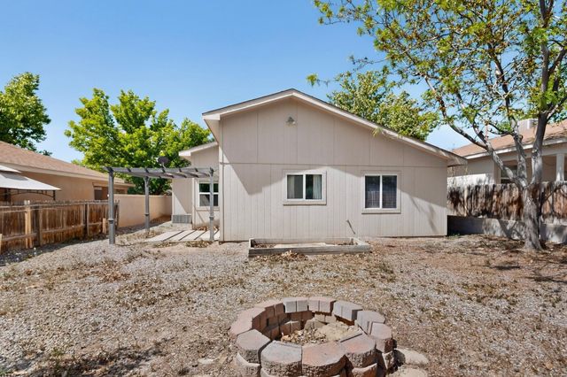 3158 Chama Meadows Drive NE, Rio Rancho, NM 87144