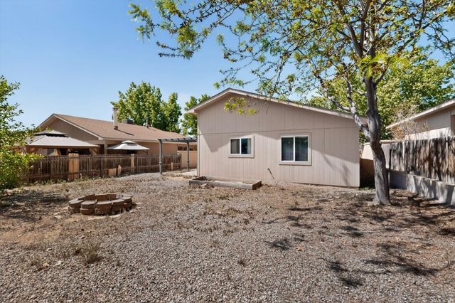 3158 Chama Meadows Drive NE, Rio Rancho, NM 87144