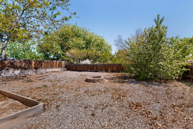 3158 Chama Meadows Drive NE, Rio Rancho, NM 87144