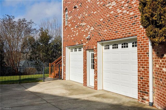 1007 Castle Pines Court, Clemmons, NC 27012