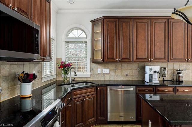 1007 Castle Pines Court, Clemmons, NC 27012