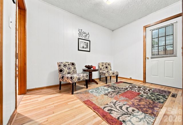512 Garrou Avenue SE, Valdese, NC 28690