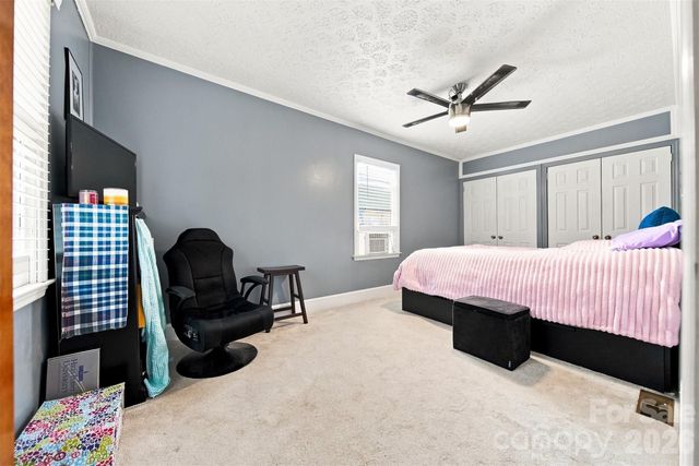 512 Garrou Avenue SE, Valdese, NC 28690