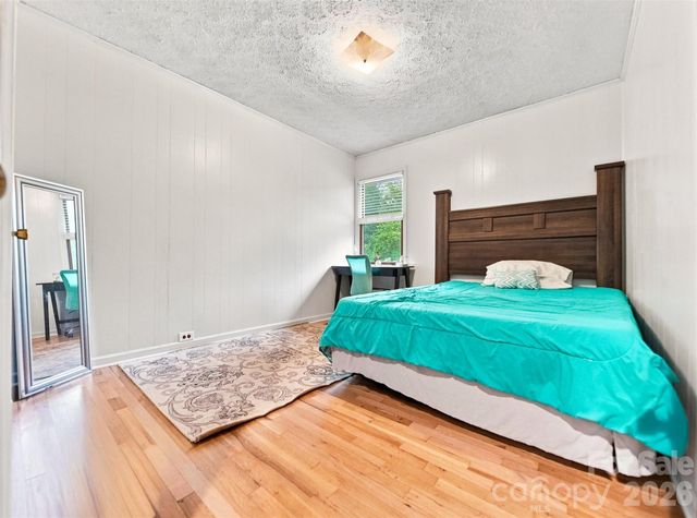 512 Garrou Avenue SE, Valdese, NC 28690