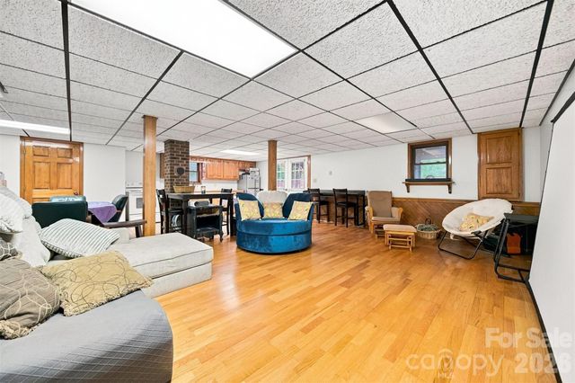 512 Garrou Avenue SE, Valdese, NC 28690