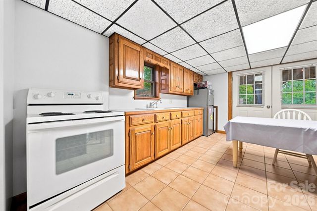512 Garrou Avenue SE, Valdese, NC 28690