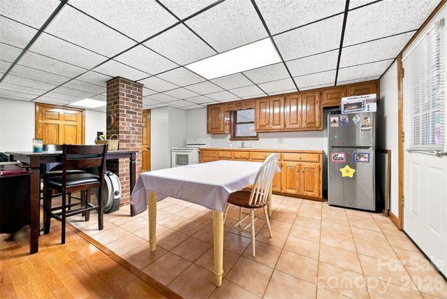 512 Garrou Avenue SE, Valdese, NC 28690