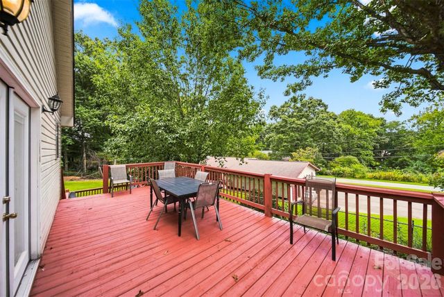 512 Garrou Avenue SE, Valdese, NC 28690