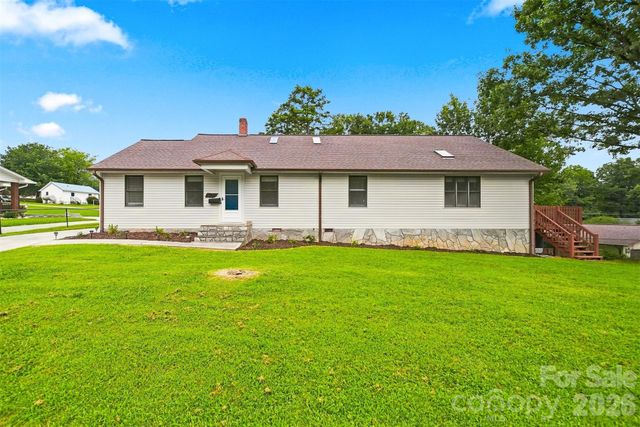 512 Garrou Avenue SE, Valdese, NC 28690