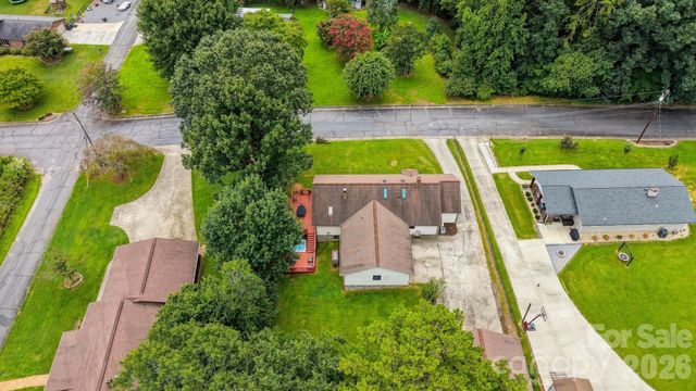 512 Garrou Avenue SE, Valdese, NC 28690