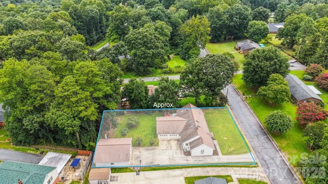 512 Garrou Avenue SE, Valdese, NC 28690