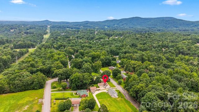 512 Garrou Avenue SE, Valdese, NC 28690