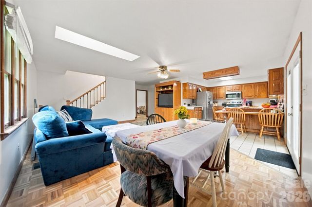 512 Garrou Avenue SE, Valdese, NC 28690
