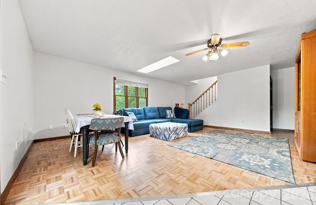 512 Garrou Avenue SE, Valdese, NC 28690