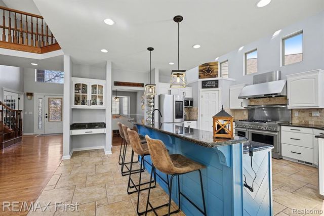 20400 Robinway Drive, Macomb, MI 48036