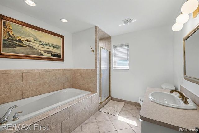 20400 Robinway Drive, Macomb, MI 48036